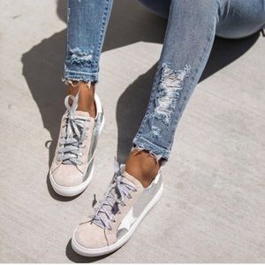 Vici Star Sneakers